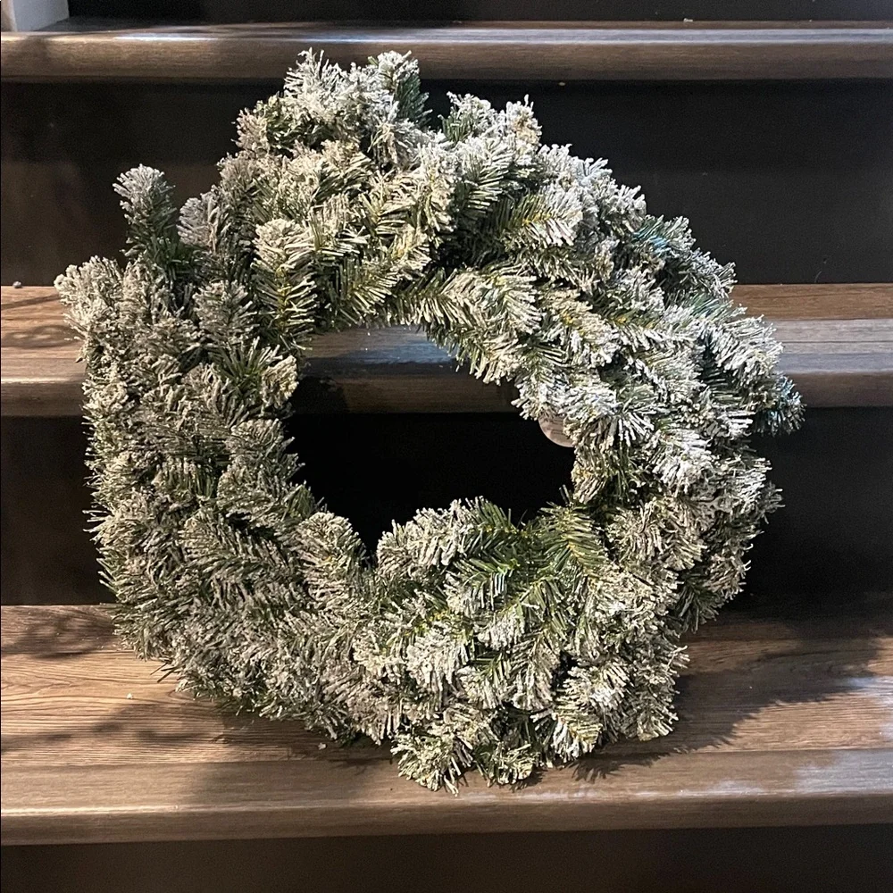 Frosted Green Holiday Wreath